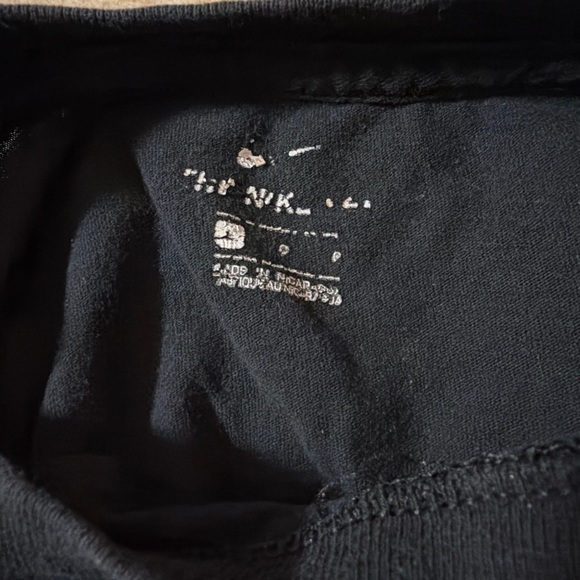 Nike "The Nike Tee" Black Short Sleeve Shirt Purple Logo Small - Picture 3 of 3